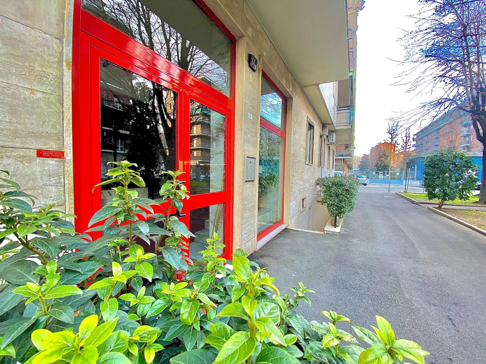 Апартаменты Navigli Style, Tra Metropolitana Famagosta, Comfort E Modernita Милан Экстерьер фото